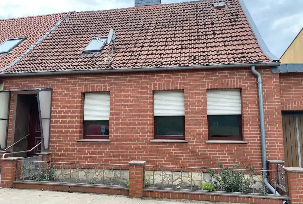 Doppelhaushälfte mit Garage und Nebengebäude in Klötze
